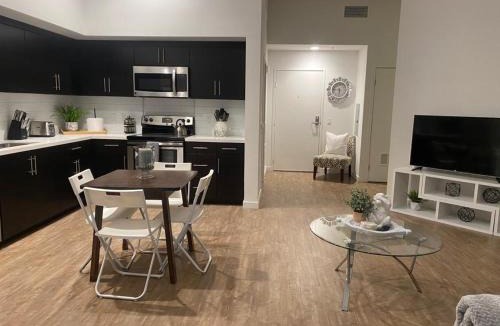 Little Armenia Apartment | Exceptional Loft FREE Parking and WIFI