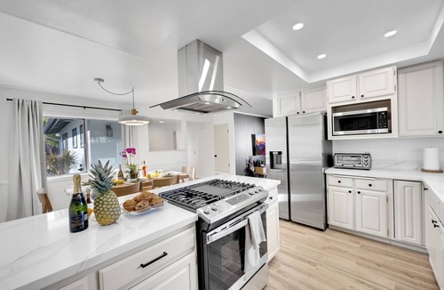 Azusa House | Exceptional Tranquil Azusa Retreat