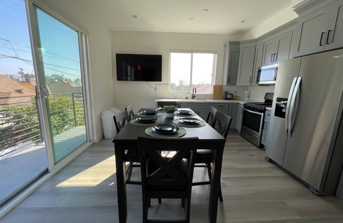 Wilshire House | Exclusive Artist Gallery Home - Central LA Location!