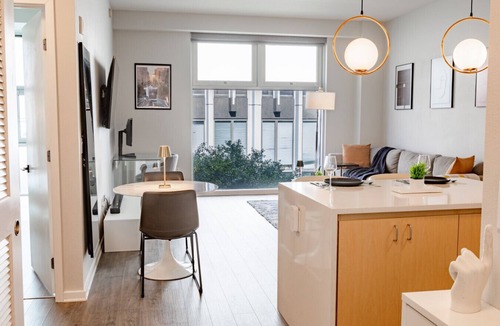 Financial District Apartment | EXEC - AG - 630 W 6th St #403 (1B)
