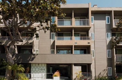 Norma Triangle House | Experience A Calm and Refreshing Life at West Hollywood! 3 Modern Units, Pool!