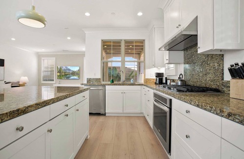 Woodbury House | Experience Luxury Living at Hanging Garden Retreat: Amazing Royal Getaway #58