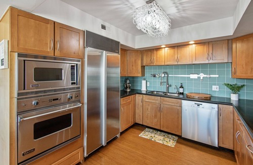 Greenbriar House | Exquisite City Views