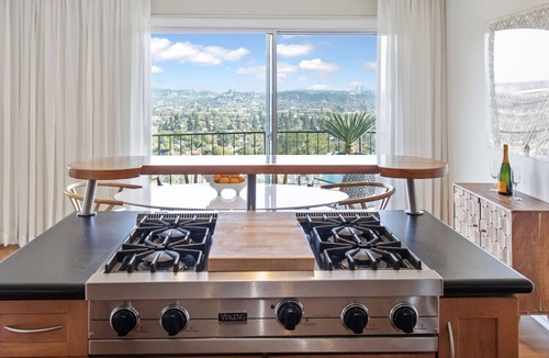 Greenbriar House | Exquisite City Views