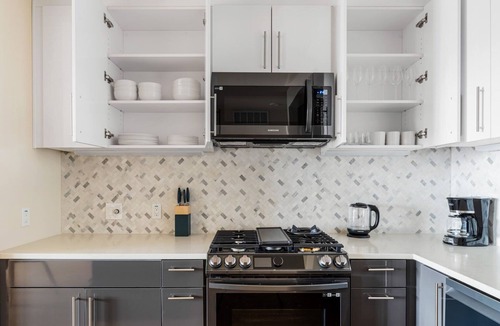 Piedmont Avenue Apartment | Exquisite Oakland 1BR w/Gym, W/D & Rooftop, nr Dining, by Blueground