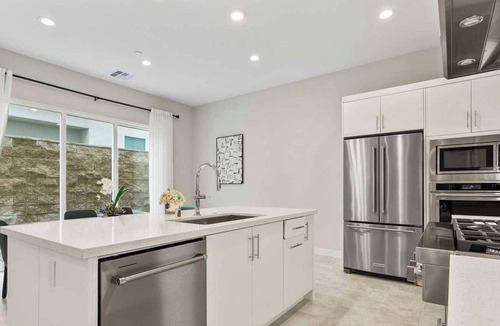 Foothill Ranch House | Exquisite Retreat on Pin Ln