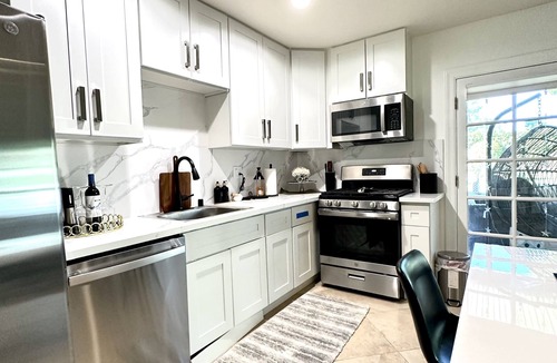 Northridge Apartment | Extra Large 1bed 1bath 950sq feet