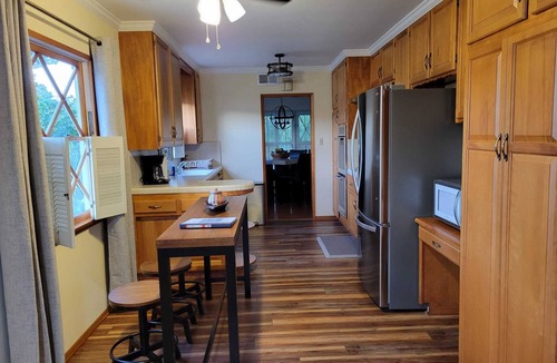 Wrigley House | Extremely Chill 3 Bedroom Home