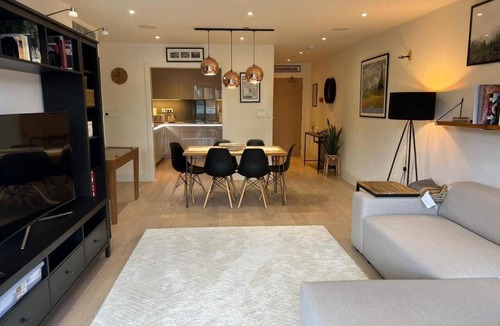 Frognal and Fitzjohns Apartment | F9-Fantastic 2 Bedroom Flat in NW3!