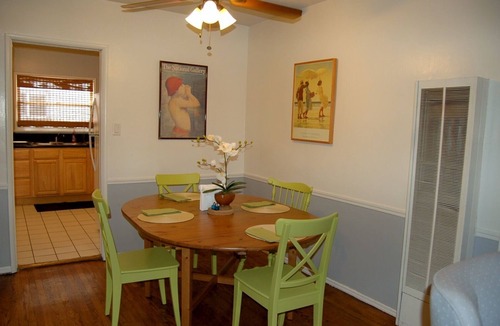 Valley Glen Apartment | Fab Furnished Condo At Best Price