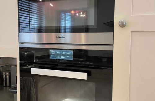 Paddington Apartment | Fabulous mews home by Paddington Station with Daikin AC!