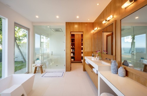 Western Malibu Villa | Fabulous oceanfront villa in Malibu on a private beach