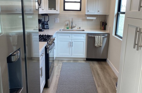 Peninsula Apartment | Fabulous private stand alone unit with amazing ocean views and private deck.