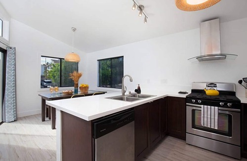 Lantern District Condo | Fabulous Townhouse, close to beach, town and harbor