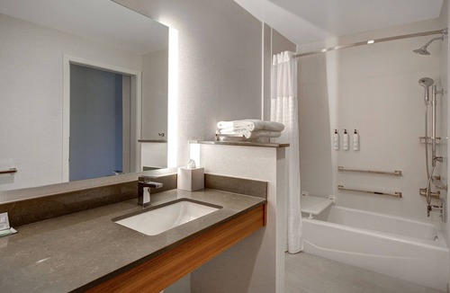 Lancaster Hotel | Fairfield Inn & Suites by Marriott Lancaster Palmdale