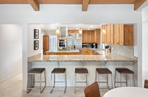 Vista Las Palmas House | Fall Availability! Private Dual Tennis and Pickleball Court! Mountain Views!