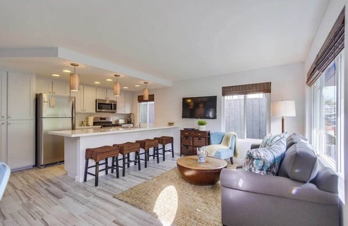 Mission Beach House | Fall fun at Mickey's Bungalow! By Beach+Bay+Pets