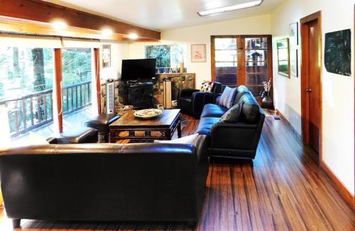 Hacienda House | -Fall SALE Upscale GetAway at BEACH,KAYAKS,SPA,Sauna