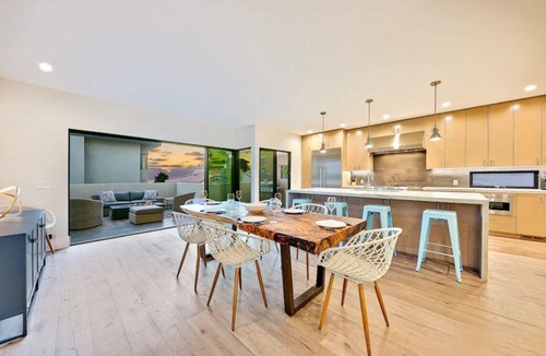 Village of La Jolla House | Fall Specials/Rooftop Deck/Ocean Views