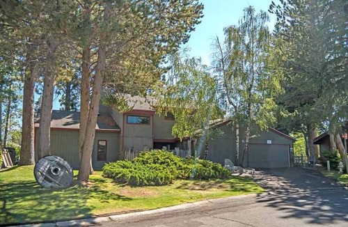 Tahoe Keys House | Family-Friendly Tahoe Keys Home with Hot Tub & Dock - 2130M~