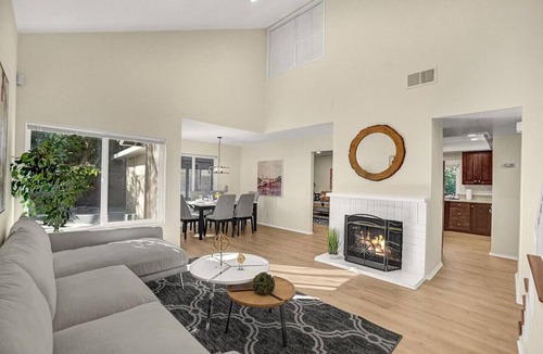 Rialto House | Family Friendly 3 Bedroom House in Rialto