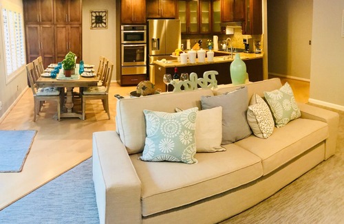 Fire Mountain House | Family Friendly Coastal Living; BBQ, Hot Tub, close to Legoland