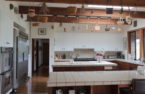 Caspar House | Family Friendly Home on 20 Acre Farm