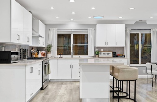 Fullerton House | Family Friendly Modern Luxury SoCal Hot Tub Retreat - Minutes from Disneyland