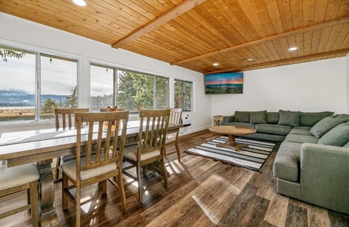 Fawnskin House | Family Fun Cabin - Mountain home with Game Room, Hot Tub and Lake Views!