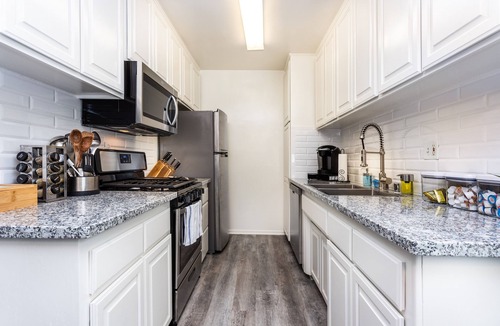 Arcadia Apartment | ♔ Family Getaway for So Cal Attractions · Parking Included ♔