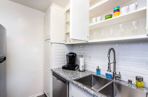 Arcadia Apartment | ♔ Family Getaway for So Cal Attractions · Parking Included ♔