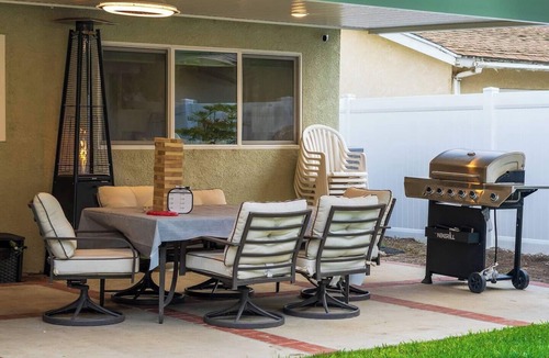 Orange House | Family Oasis: Modern & Cozy Pet-Friendly Home. Close to Disney