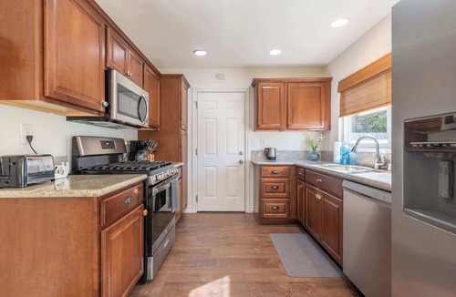 Fire Mountain House | Family Retreat - Pet Friendly | Beach | Legoland