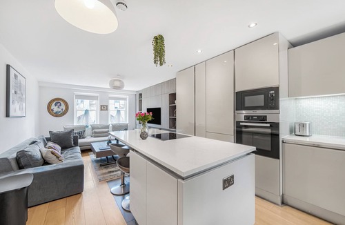 Holborn and Covent Garden Apartment | Family size Penthouse in Covent Garden w/roof garden & additional small patio