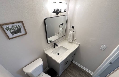 Downey Condo | Family-sized Retreat w/ Hot Tub Near Disney, Theme Parks, Beaches & Shopping!