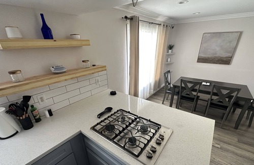 Downey Condo | Family-sized Retreat w/ Hot Tub Near Disney, Theme Parks, Beaches & Shopping!