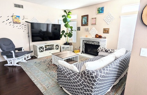 Riverside House | Family Time/Relaxation Getaway - kid/pet friendly