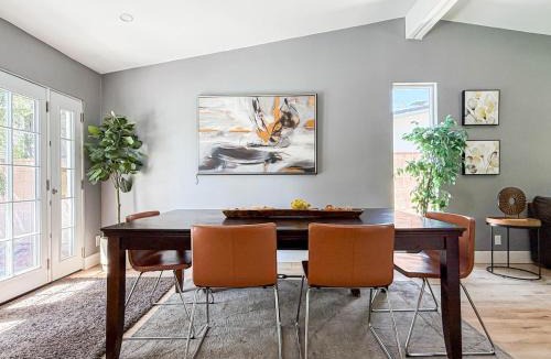 Calabasas House | Family Vacation Spot - 4BR Home - FB - Cal