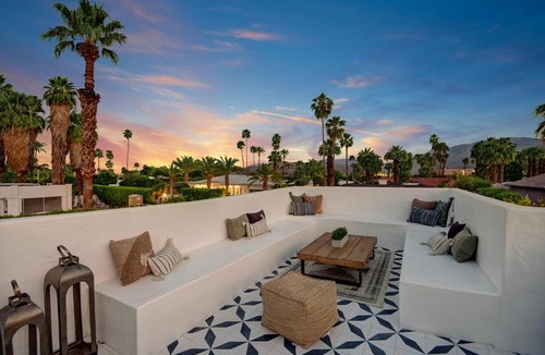 The Movie Colony House | Famous Movie Colony Estate- Casa de Amigos Estate- Ultra Luxe, Pool, Spa, Firepit 4bd, 3.5bth
