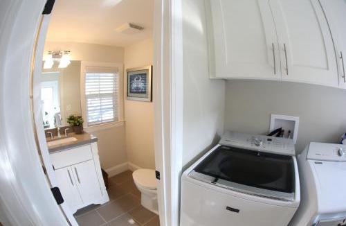 Hermosa Village House | Fantastic 6 bedroom 4 bath Pool Home