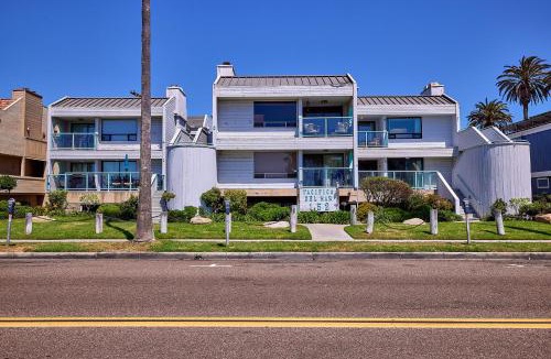 Townsite House | Fantastic Ocean View Remodeled All New Furnishings Pet Friendly AC