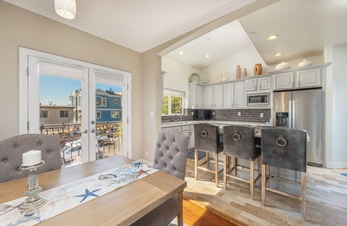 Hermosa Beach House | Fantastic townhome in Hermosa two blocks from the beach!