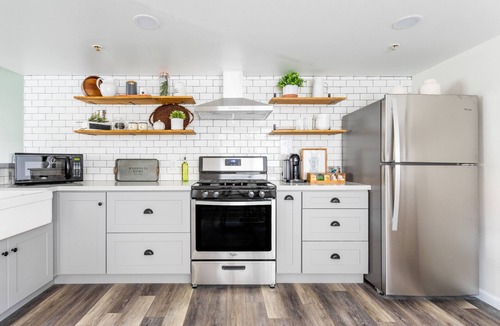 Midway City Condo | Farmhouse Getaway: 2 Bdr Condo near Disneyland & Little Saigon