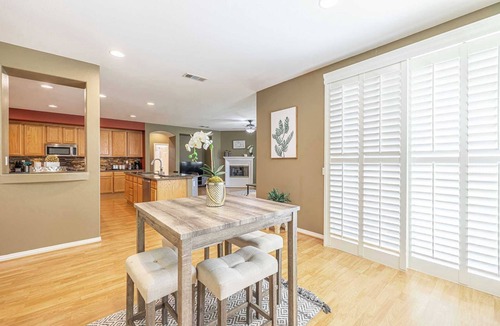 Palmdale House | Fenced Backyard for Pets｜Garage Access｜Cozy 5BR｜Month to Month available #42108