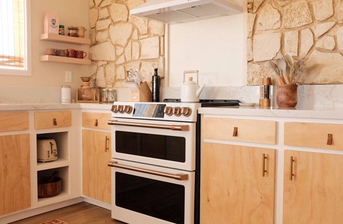 Landers House | Find renewal in the high desert magic of Moonstone Adobe