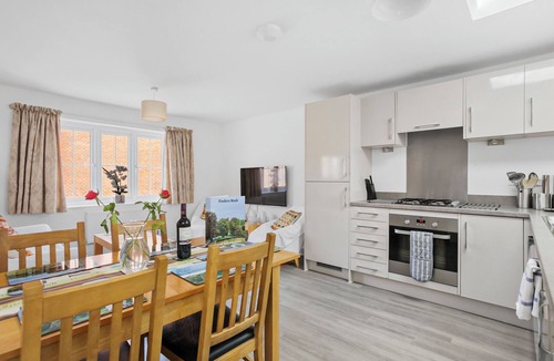 Ford Apartment | Finders Nook - Home From Home. Stay, work, rest or play near Goodwood