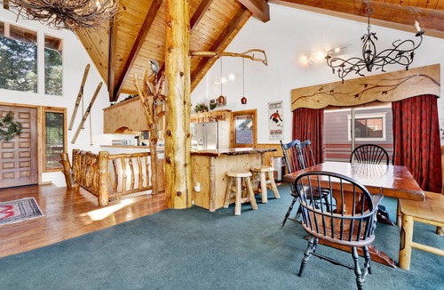 Boulder Bay Cabin | Fisherman's Paradise Lakefront - Hot Tub- Games