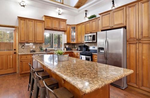 Big Bear House | Five Bears Cabin #2070 by Big Bear Vacations