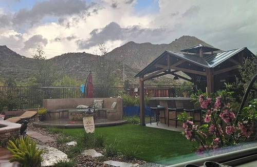 Sun City House | Five-bedroom vacation home located eight minutes from the Menifee Lakes Golf.