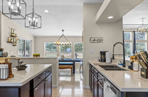 Tehachapi House | Five Points House with a Hot Tub and Stunning Sunset Views!
